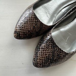 Guess Ballet Flats Size 8 Faux Snakeskin Pointy Toe Brown Black Casual Coquette